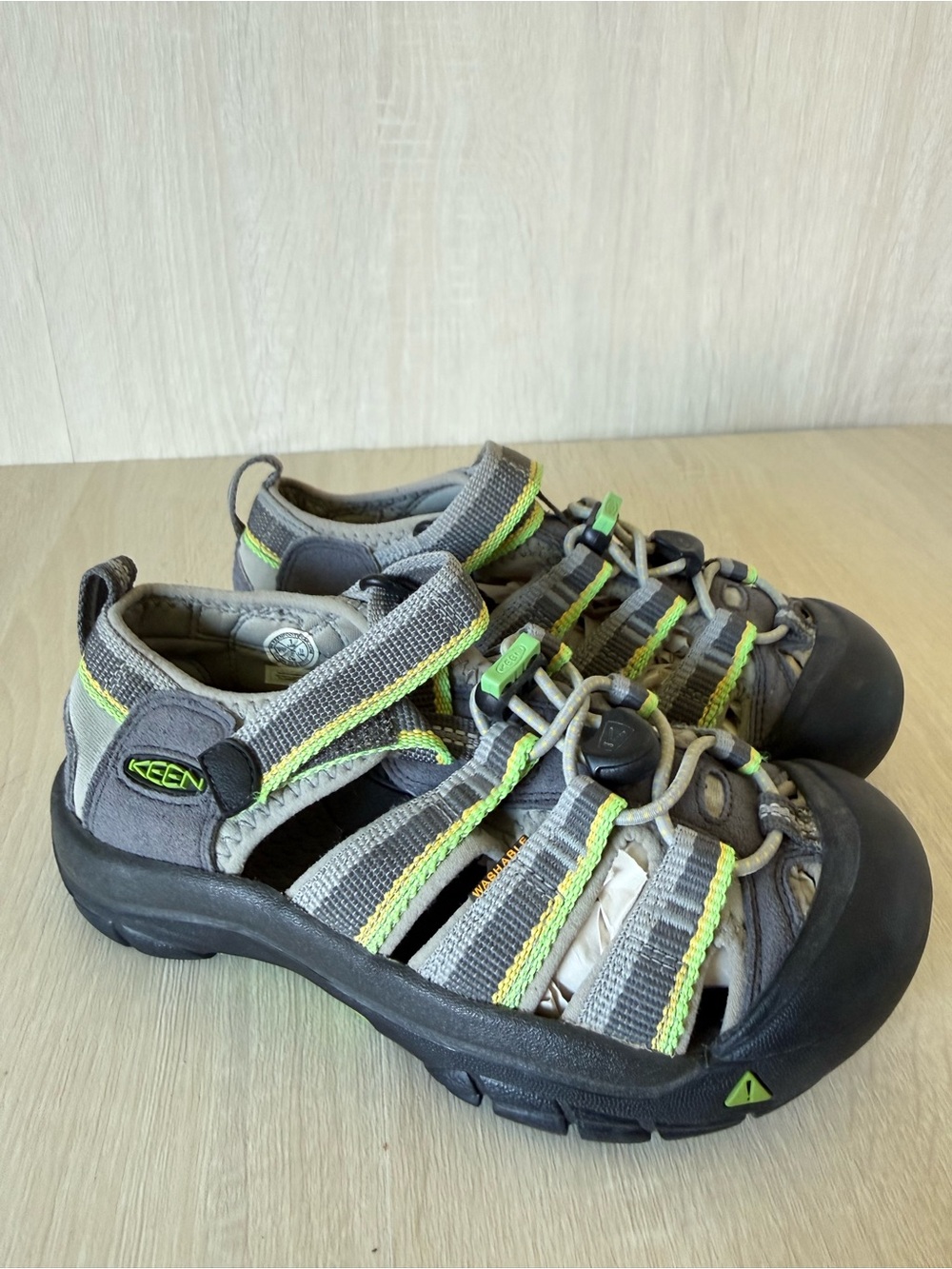 KEEN Newport H2 Kids Sandals Gray Lime Closed Toe Water Shoes Size 1 US - Picture 3 of 11
